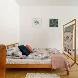 https://essence-cracow-golden-location.krakowhotelspoland.com