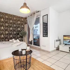 homey-wild-private-balcony-free-parking-wifi.hotels-rhonealpes.com/